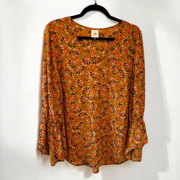 CAbi Tops - CAbi fall blouse size medium EUC 💚💚